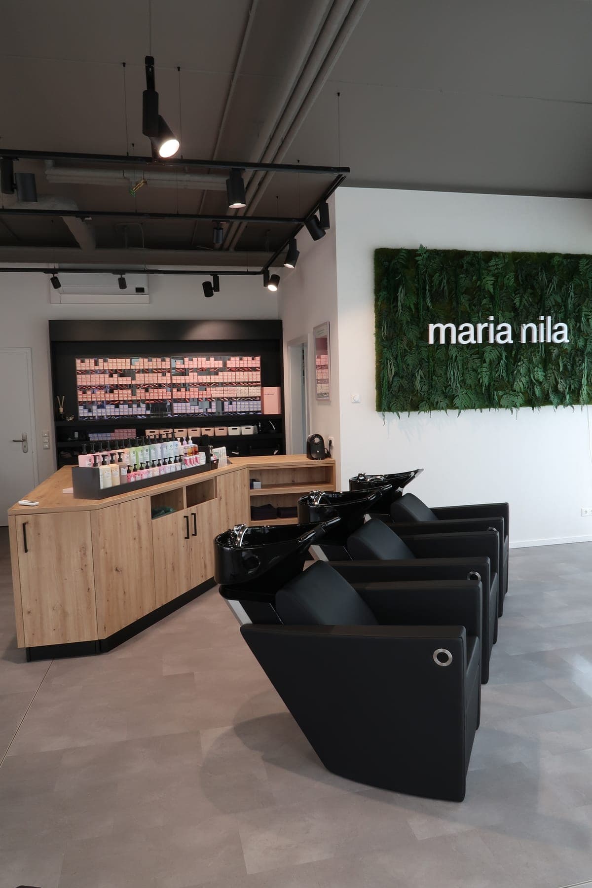 Der Salon by Kristina – Maria Nila Wand